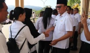 Hari Pertama Berkantor Pasca Cuti Bersama Idulfitri 1444 H, Bupati Delis Pimpin Apel Gabungan ASN
