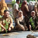 Dukung Program Pj Gubernur Sulsel, Asrul Sani Canangkan Gerakan Tanam Cabai 10 Pohon Satu ASN