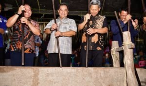 Masyarakat Kulo Sidrap Sambut Pj Gubernur Dengan Mappadendang dan Mattojang, Tradisi yang Telah 200 Tahun Dipertahankan