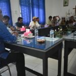 Berkunjung ke Kantor Sinode GKST, Wakil Ketua DPRD Luwu Utara Karemuddin Disambut Hangat Majelis