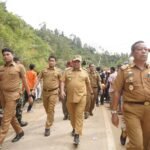 Pj Bupati Luwu Tinjau Lokasi Tanah Longsor di Bastem Utara