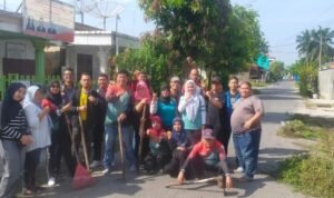 Lurah Kisaran Baru Gelar Aksi Gotong Royong Bersama Sapma IPK Asahan dan LPM
