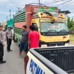 Satlantas Polres Palopo Tegur secara Humanis Sopir yang Parkir di Badan Jalan