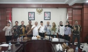 Pjs. Bupati Asahan melakukan Rapat dengan Komisi Informasi Sumut