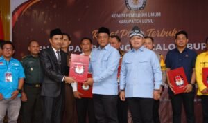 KPU Tetapkan H Patahuddin dan Muh Dhevy Bijak Sebagai Bupati dan Wakil Bupati Luwu Terpilih Periode 2025-2030