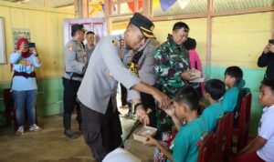 Polres Palopo Gelar “Makan Bergizi Gratis” di SDN 58 Tandung