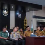 Bupati dan Wabup Luwu Ikuti Rakor Pengendalian Inflasi Daerah dan Sertifikasi Halal Produk Lokal Secara Virtual