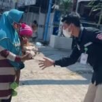 Dinsos Palopo Salurkan 100 Porsi Makanan Siap Saji kepada Warga Kurang Mampu