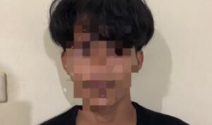 FF (20), pelaku penganiayaan di Lorong Lappo, Kelurahan Lebang, Kecamatan Wara Barat, Kota Palopo, diamankan di Mapolres Palopo. (ist)