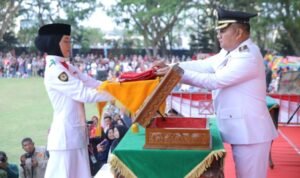 Wakil Bupati Asahan Pimpin Upacara Penurunan Bendera HUT ke-80 RI
