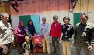 Dinsos Palopo Salurkan Bantuan untuk Warga Miskin Ekstrem di Ponjalae