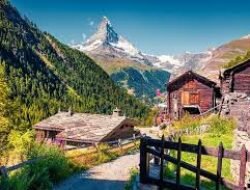 Menyusuri Keindahan Pegunungan Swiss: Liburan Alam 2025