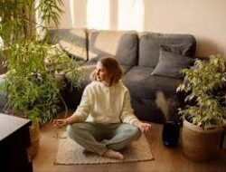 Tren Gaya Hidup Sehat 2025 Dipimpin Oleh Mindfulness dan Aktivitas Outdoor